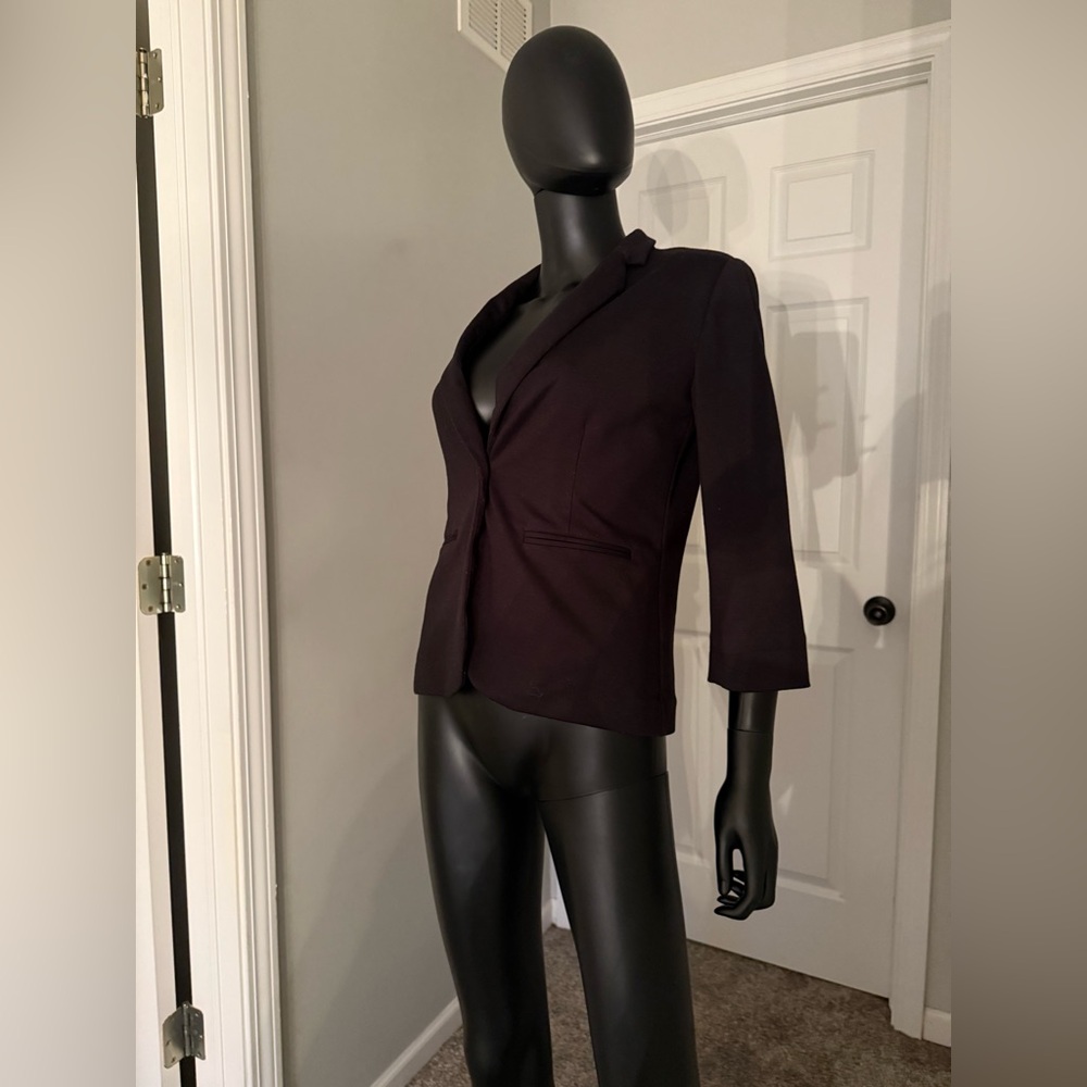 Lauren Conrad casual back blazer with button